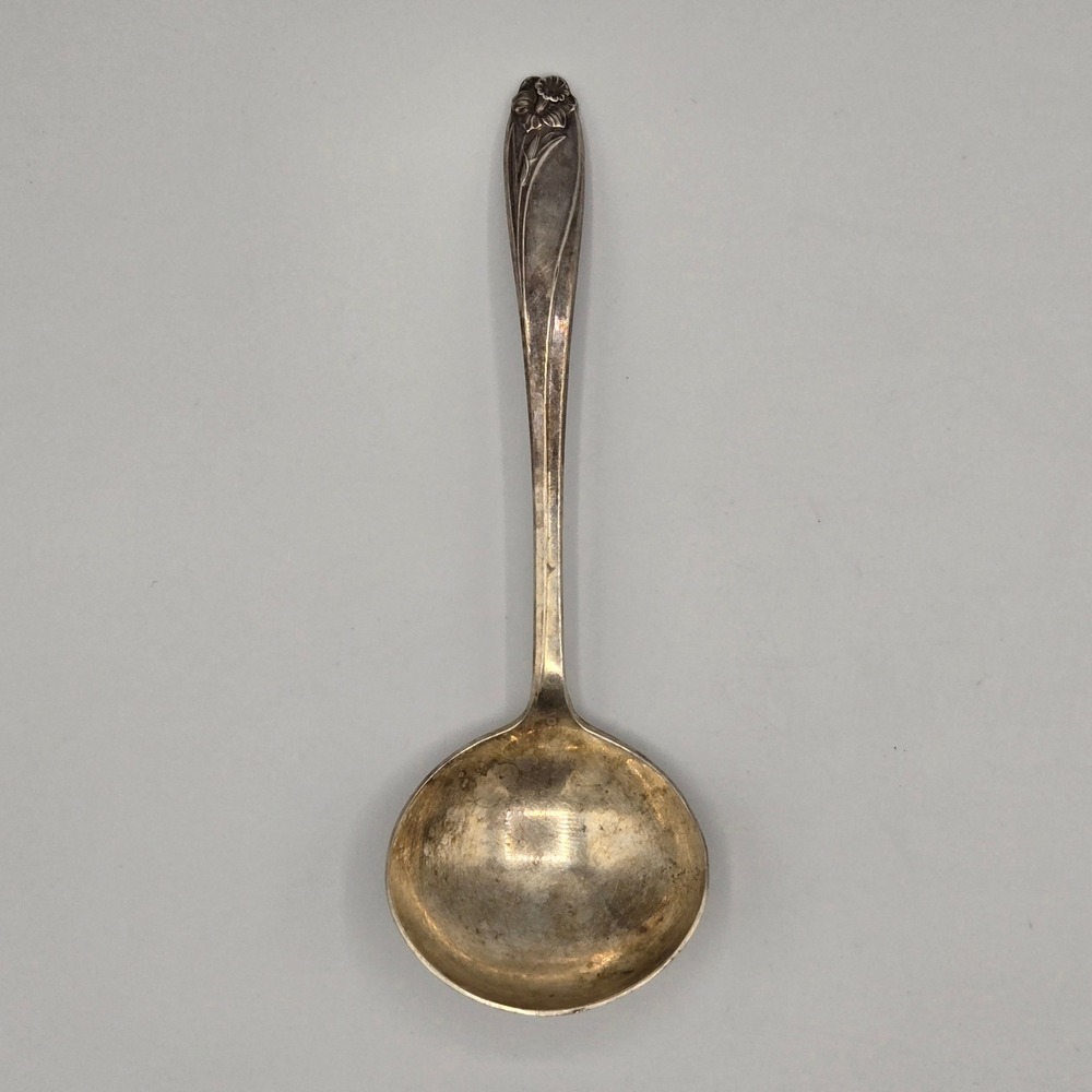 Daffodil Silverplate by International Silver Solid Gravy Sauce Ladle 6‎ 1/4"